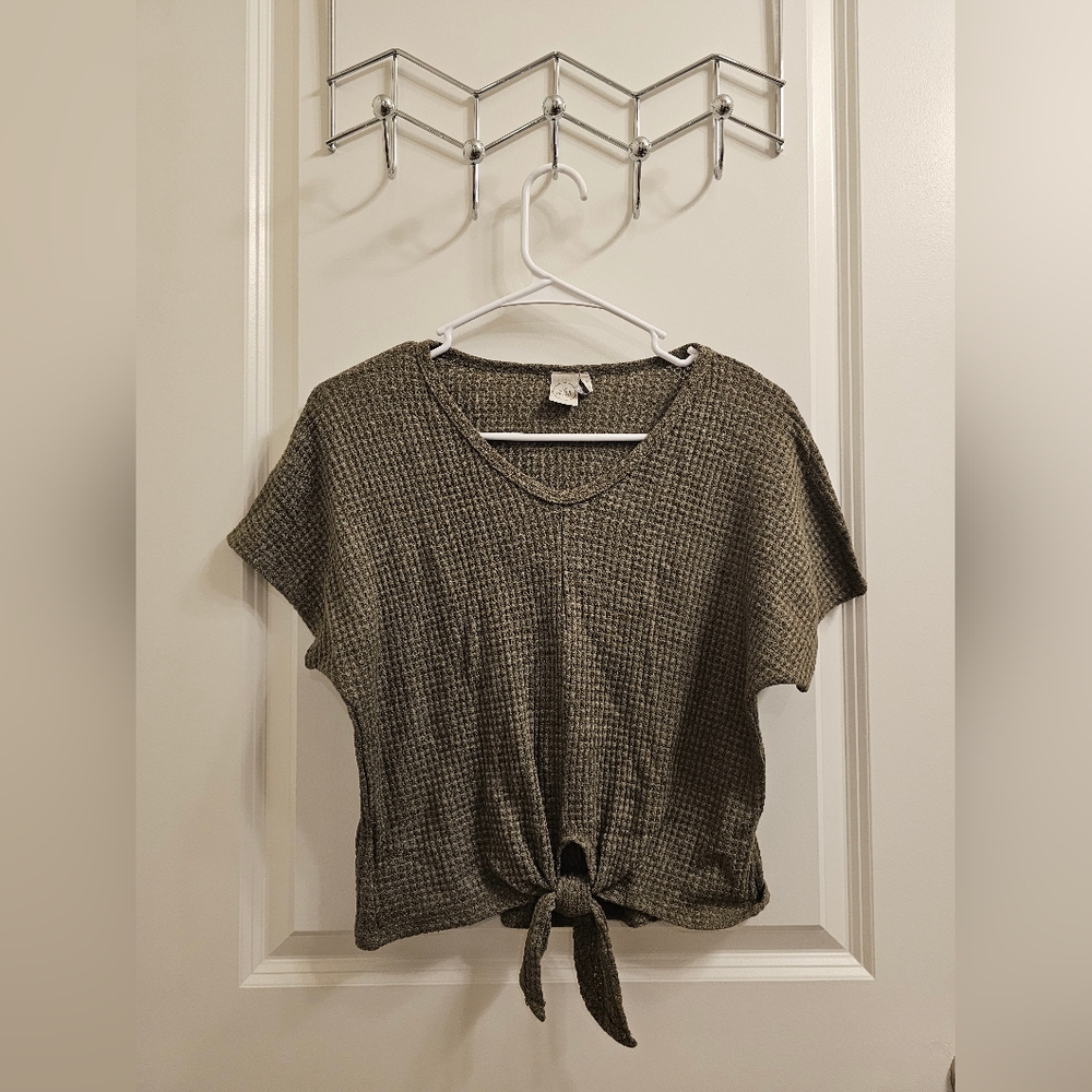 Green Paper Crane Front-Tie Top